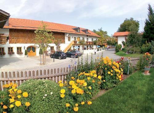 Gasthof & Hotel Jaegerwirt Aufhofen Exterior photo