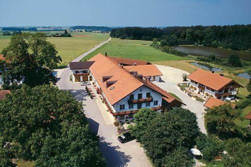 Gasthof & Hotel Jaegerwirt Aufhofen Exterior photo