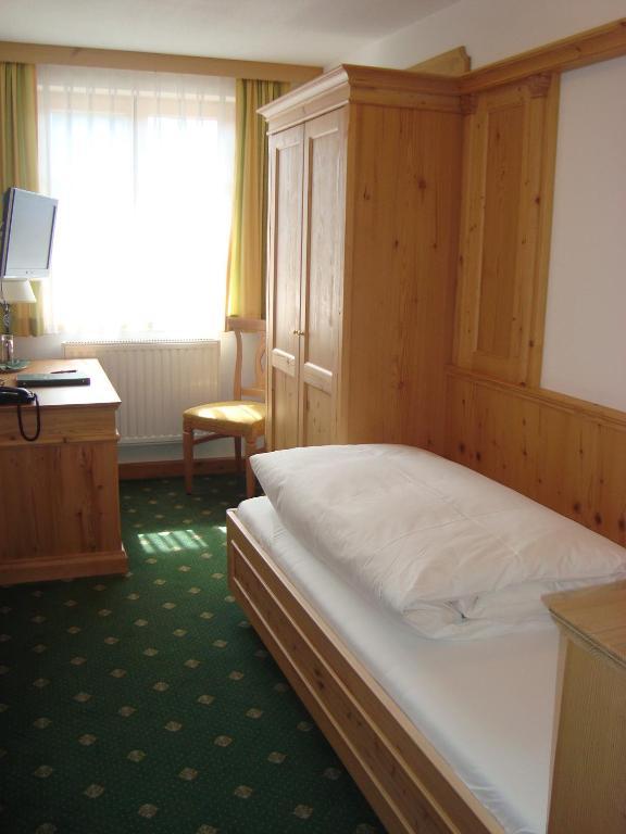 Gasthof & Hotel Jaegerwirt Aufhofen Room photo
